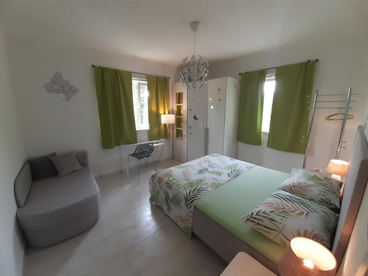 Apartment Mia Раб Екстер'єр фото