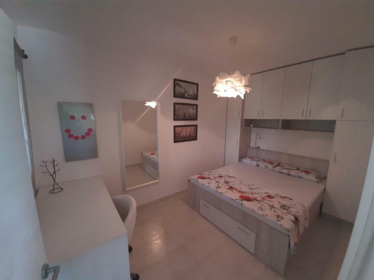 Apartment Mia Раб Екстер'єр фото